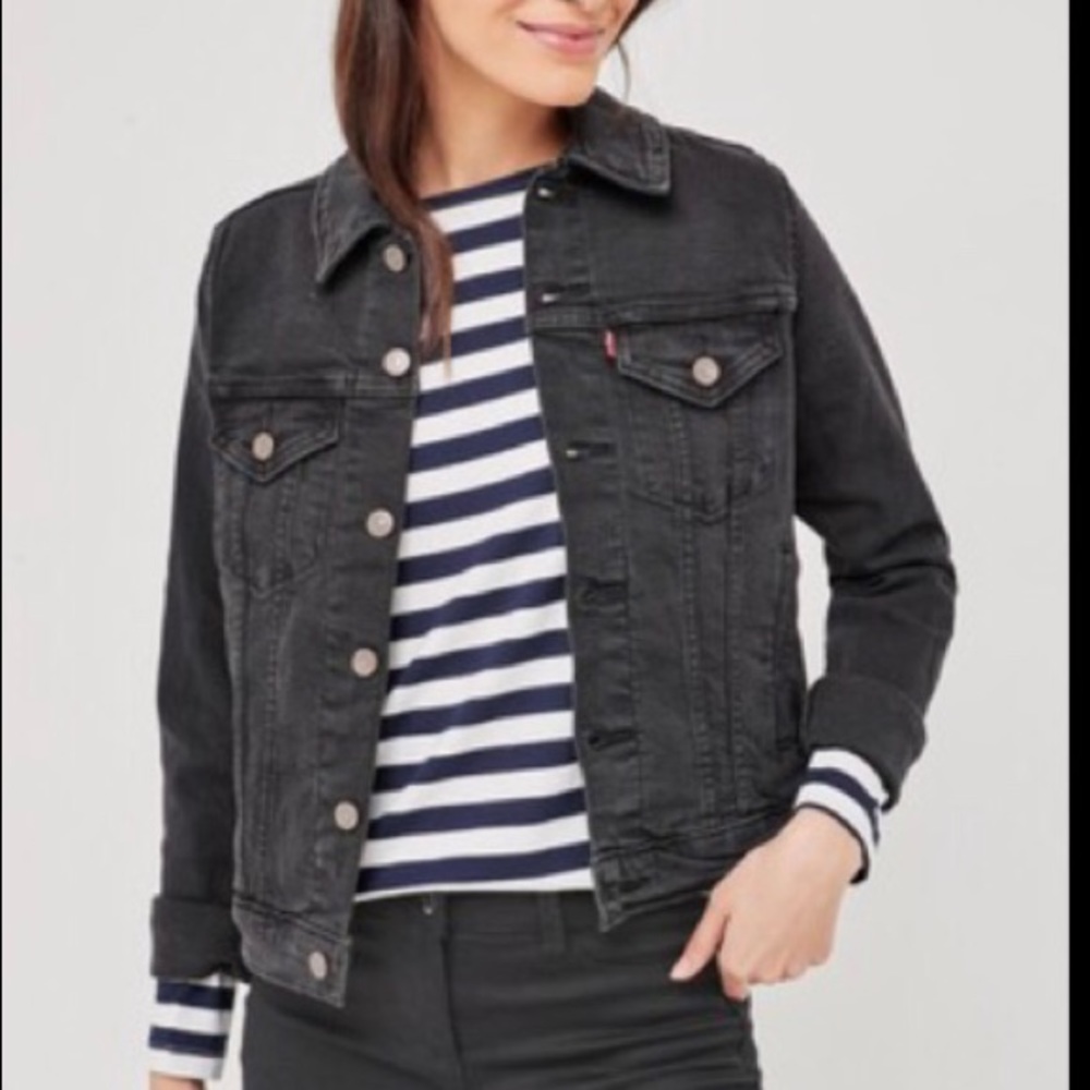Black Levi’s Denim Jacket
